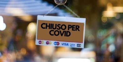 La Calabria torna in zona rossa: chiudono anche i parrucchieri, sì all’asporto per bar e ristoranti